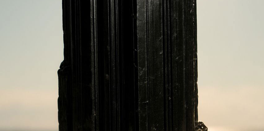 تورمالین سیاه